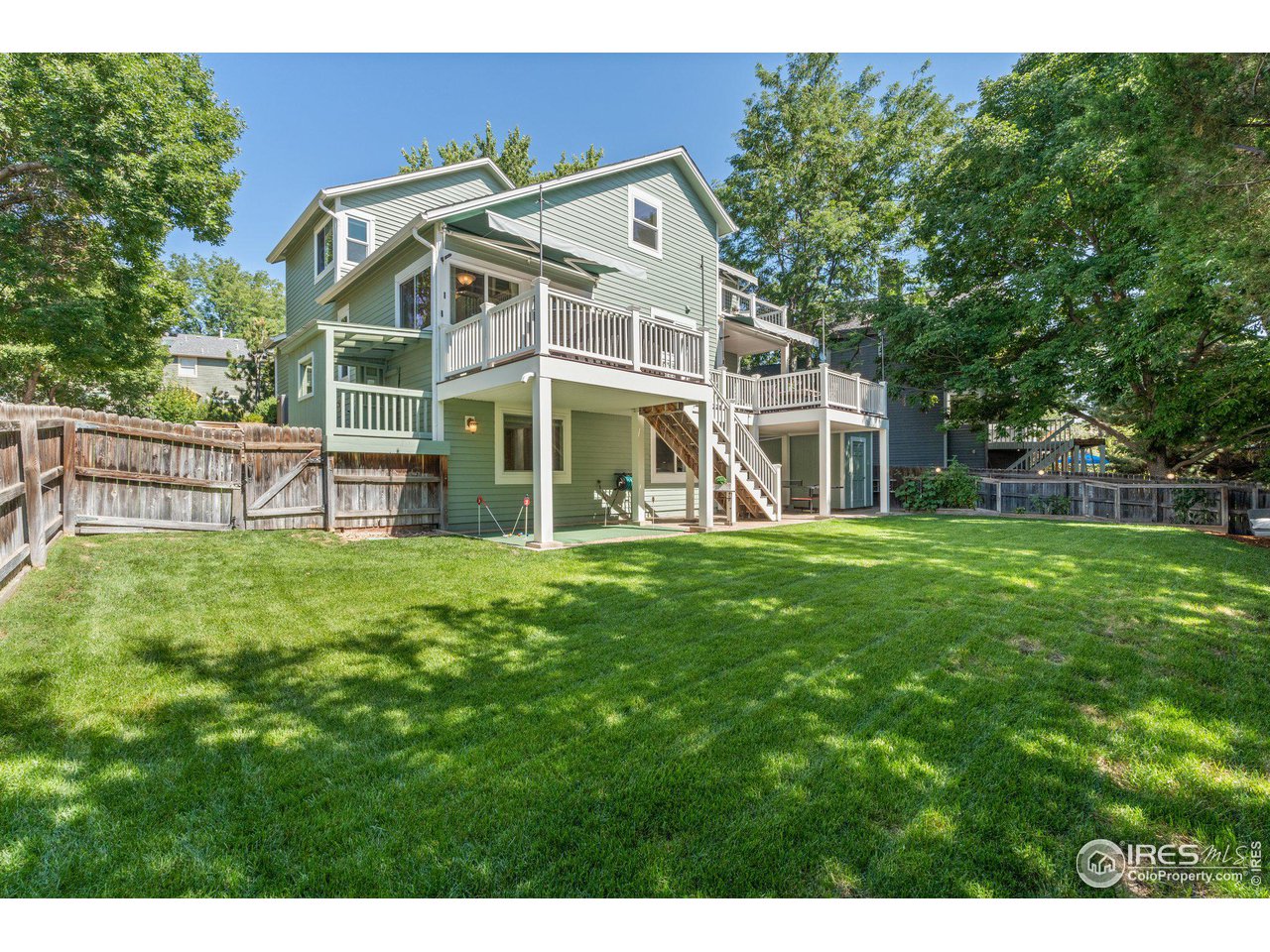 650 Columbine Ct