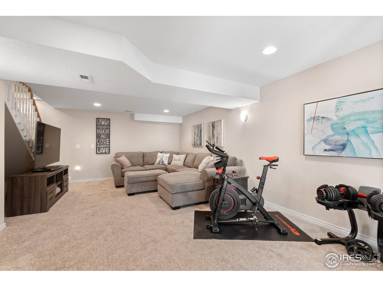 650 Columbine Ct