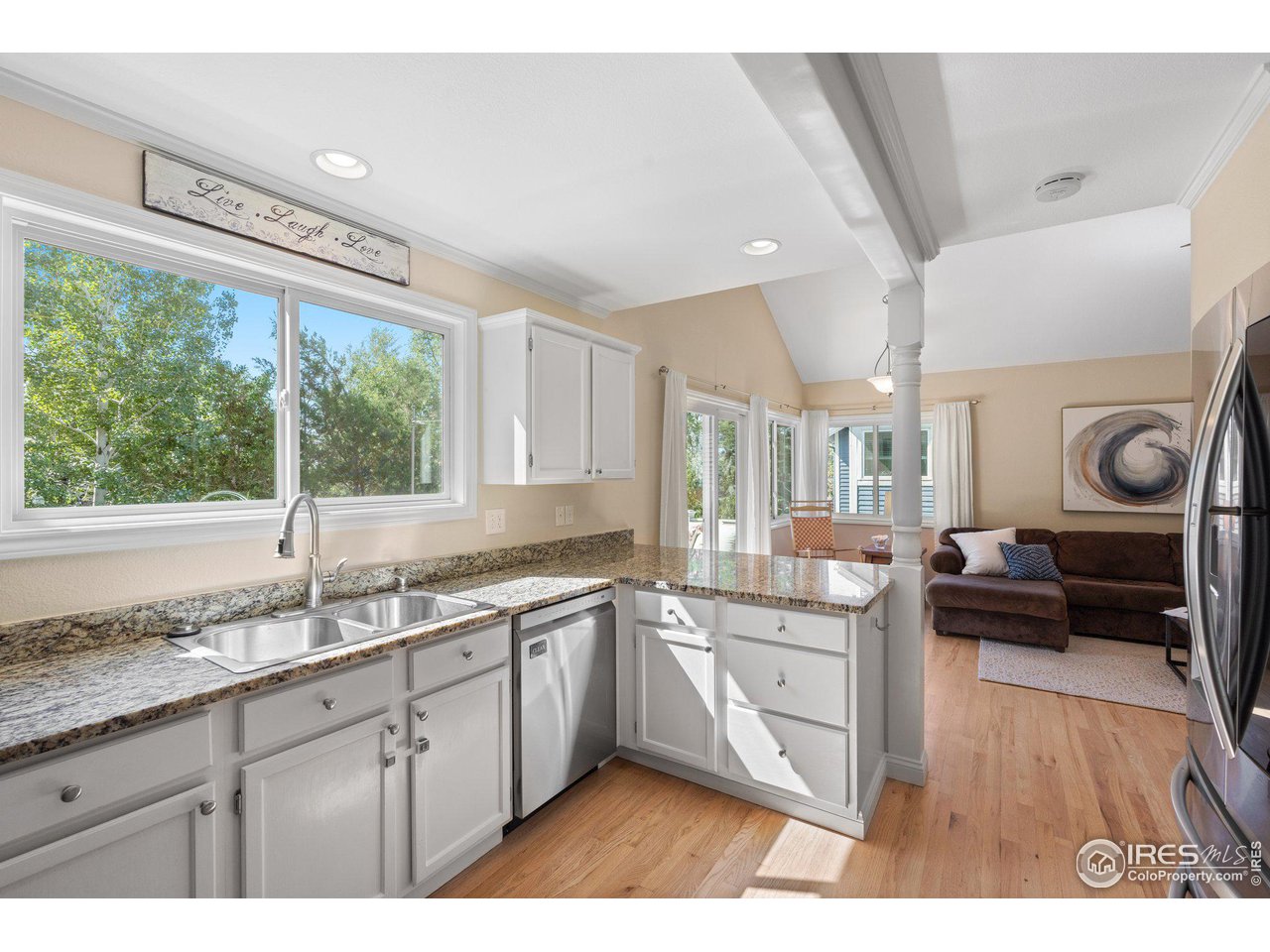 650 Columbine Ct