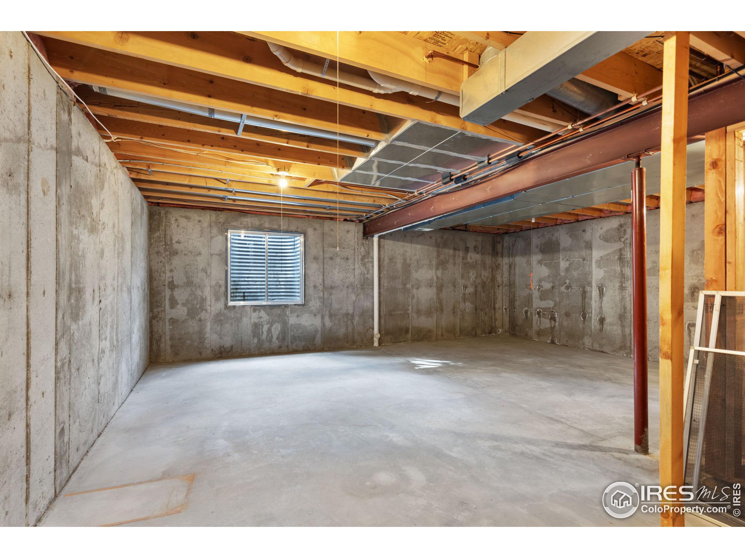 1300 Redwood Dr