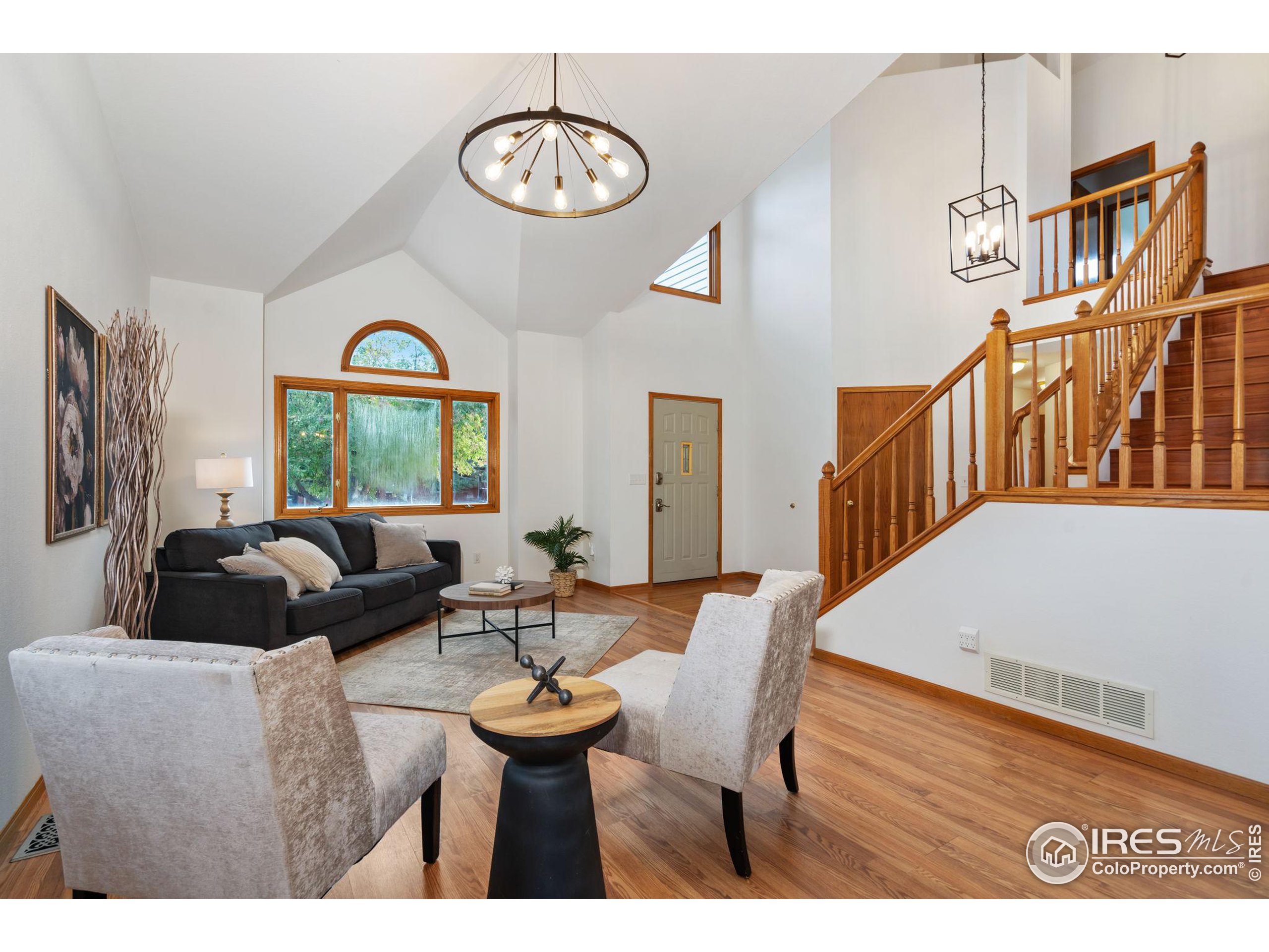 1300 Redwood Dr