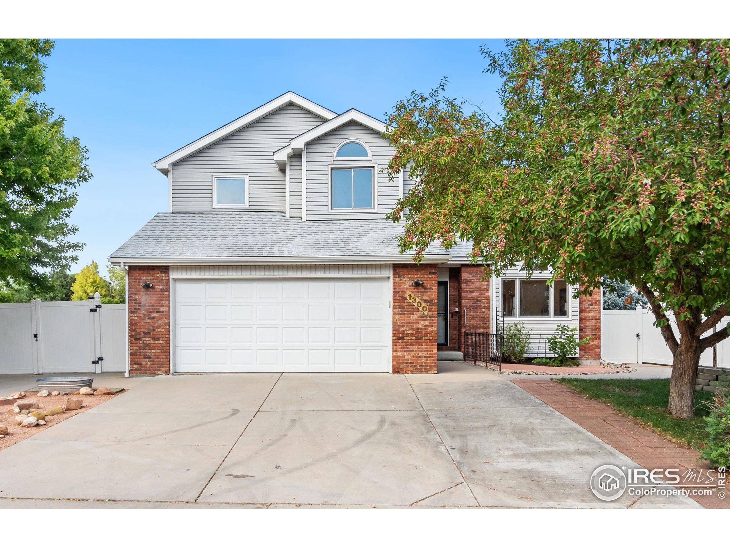 1300 Redwood Dr