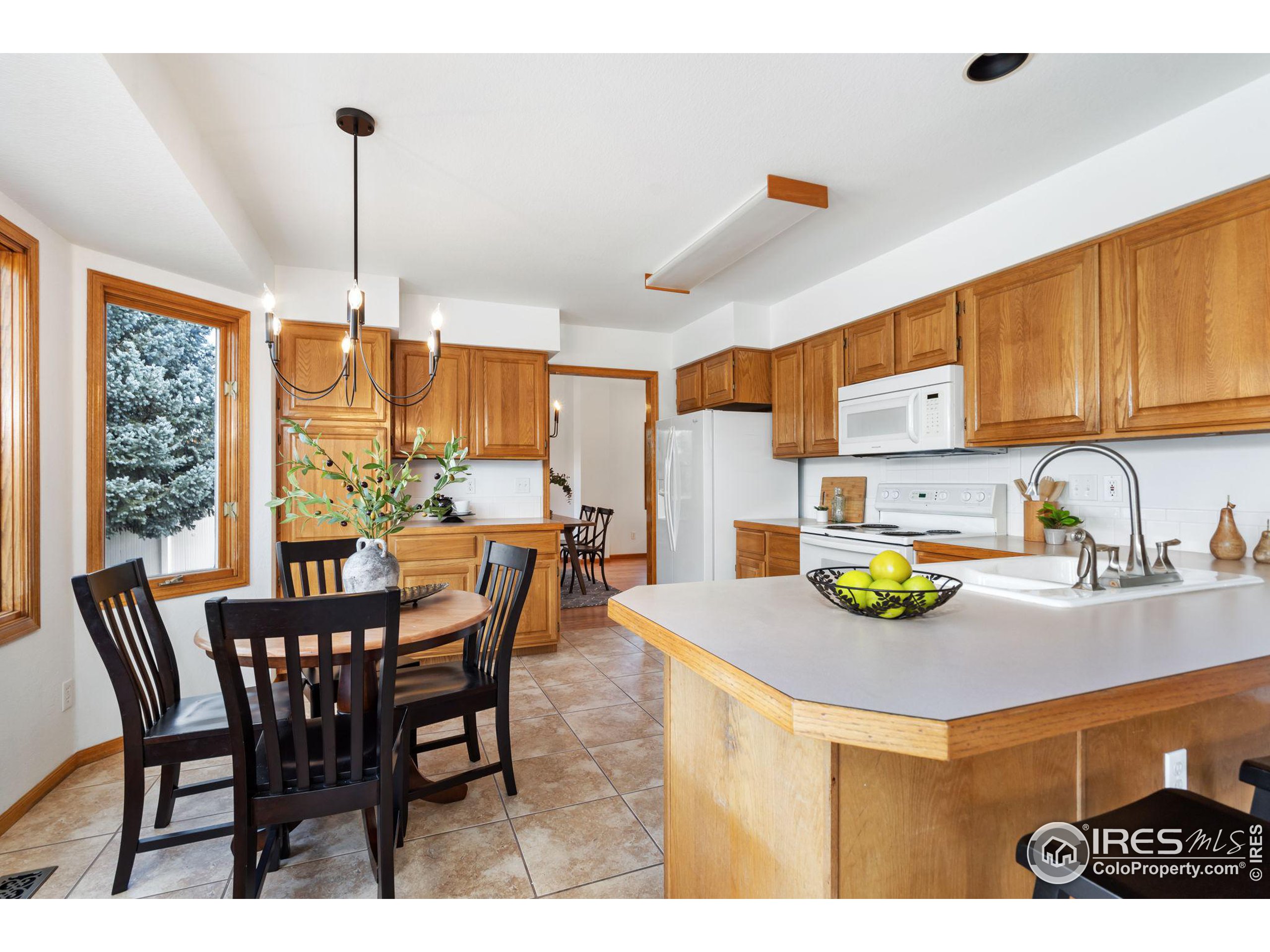1300 Redwood Dr