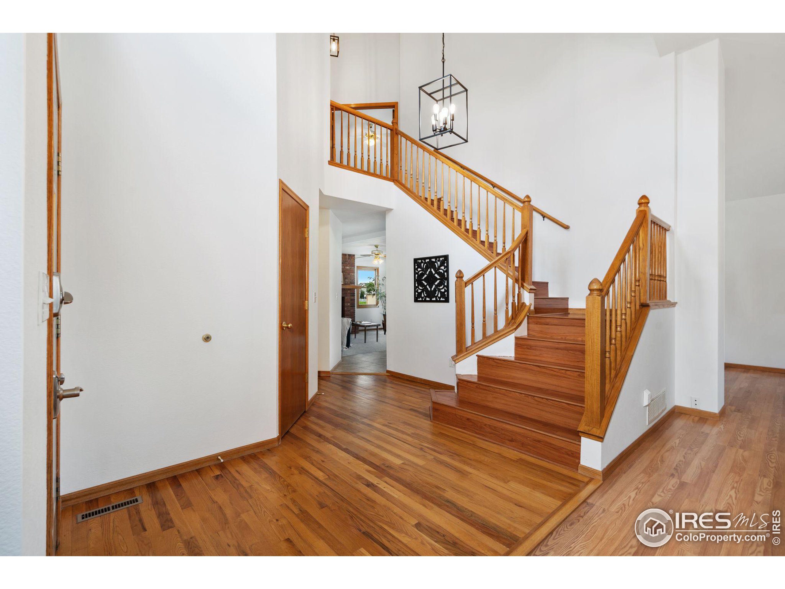 1300 Redwood Dr