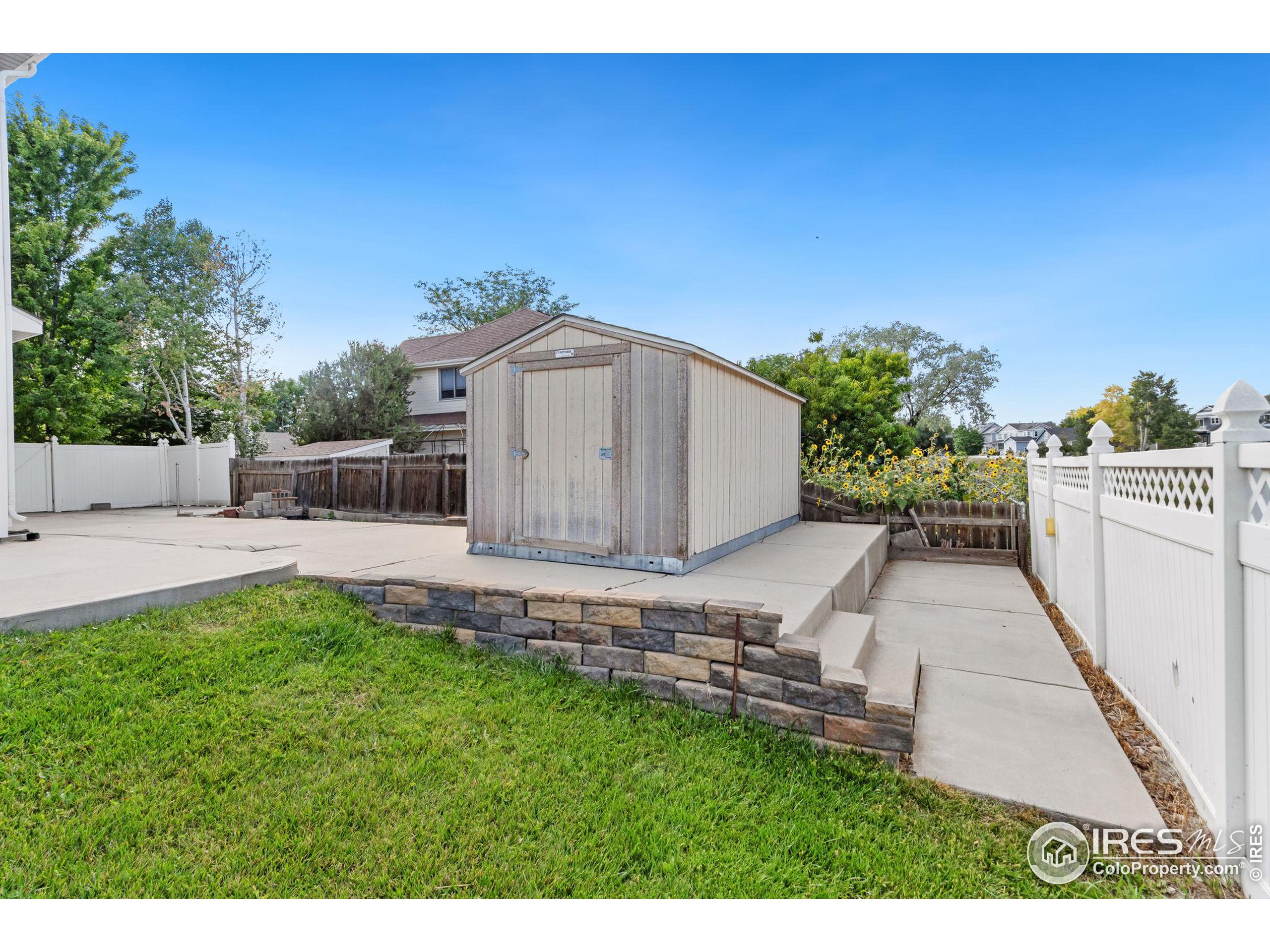 1300 Redwood Dr