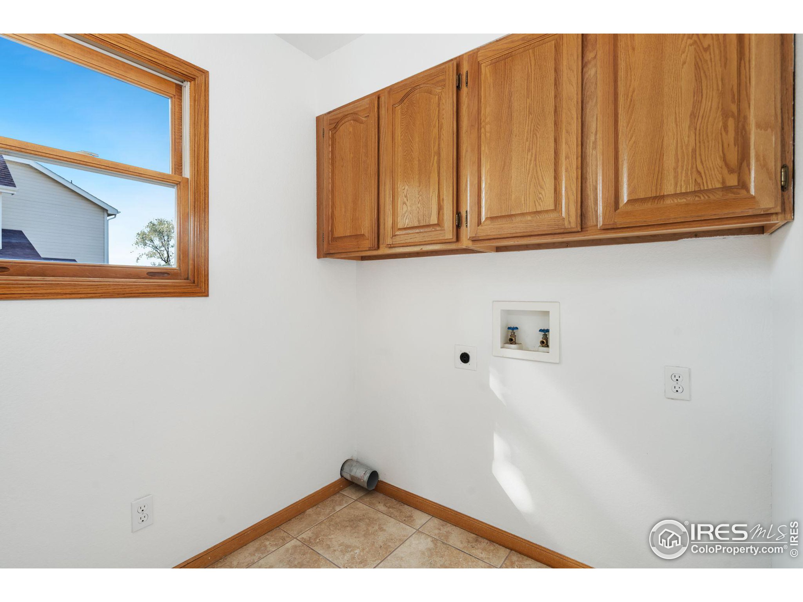 1300 Redwood Dr