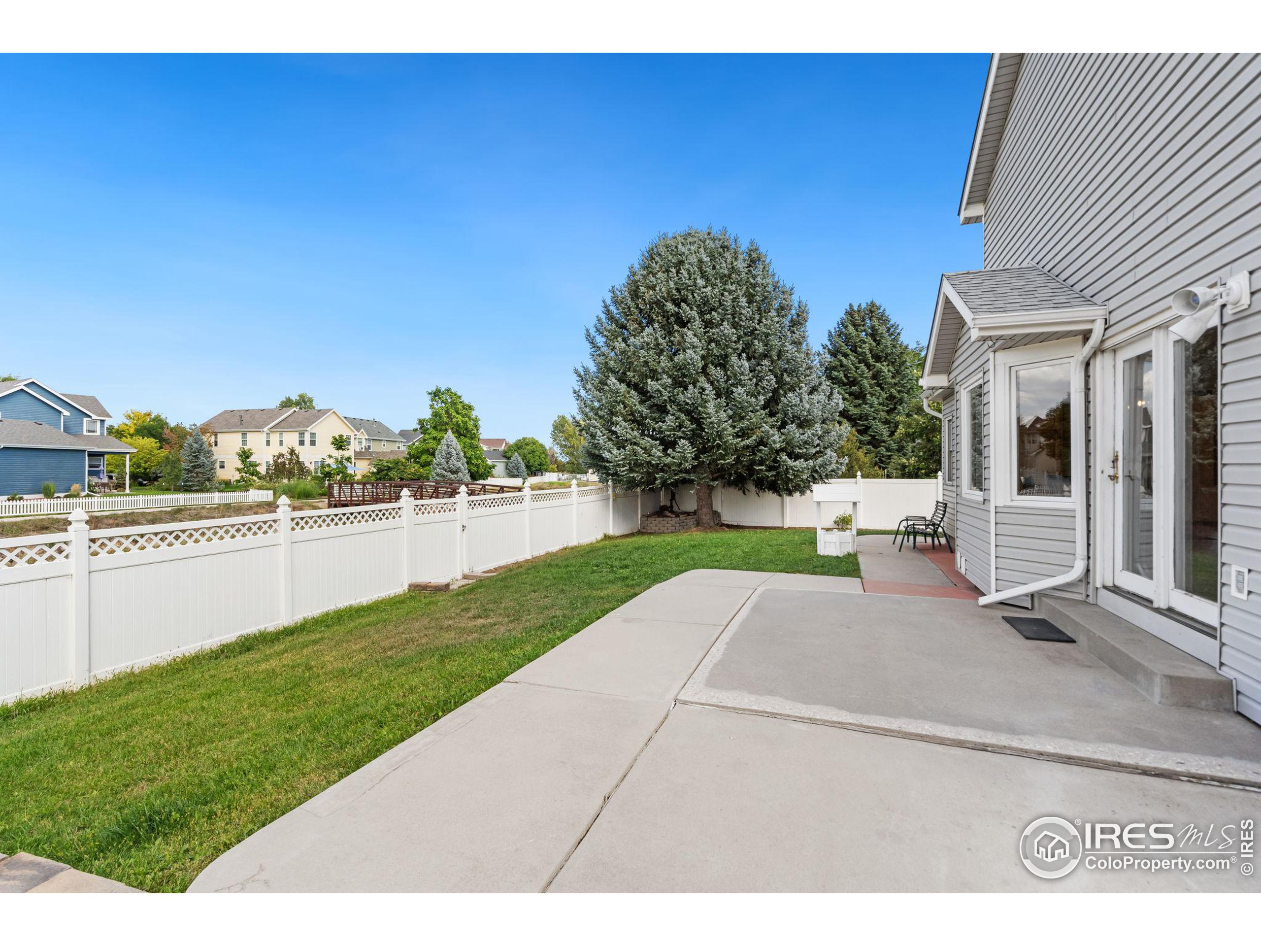 1300 Redwood Dr