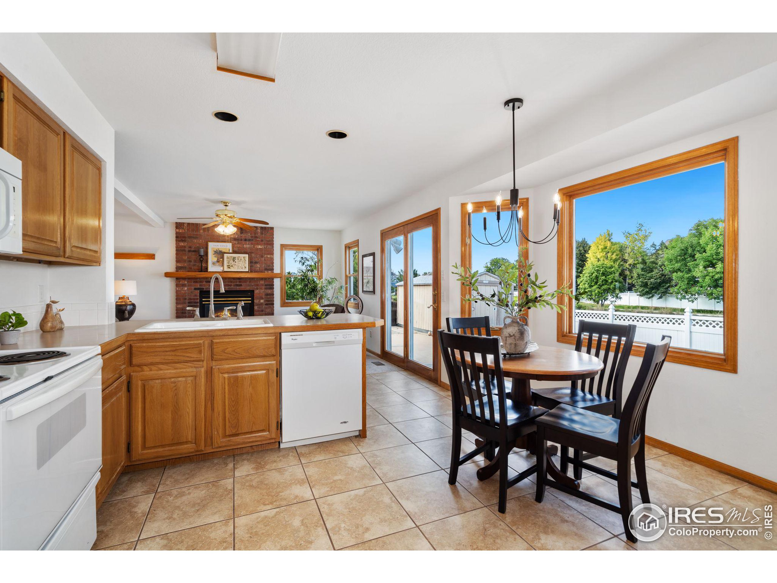 1300 Redwood Dr