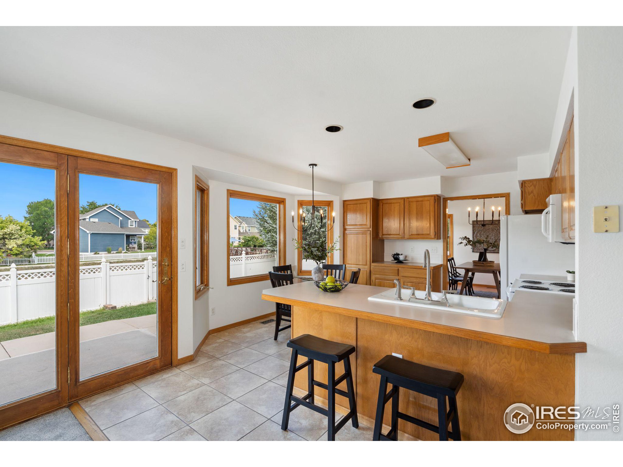 1300 Redwood Dr