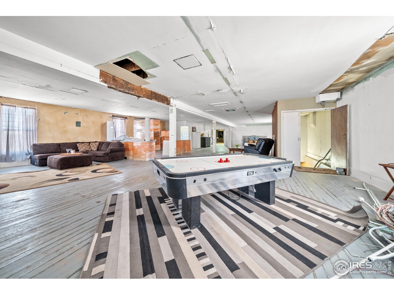 116 W Railroad Ave