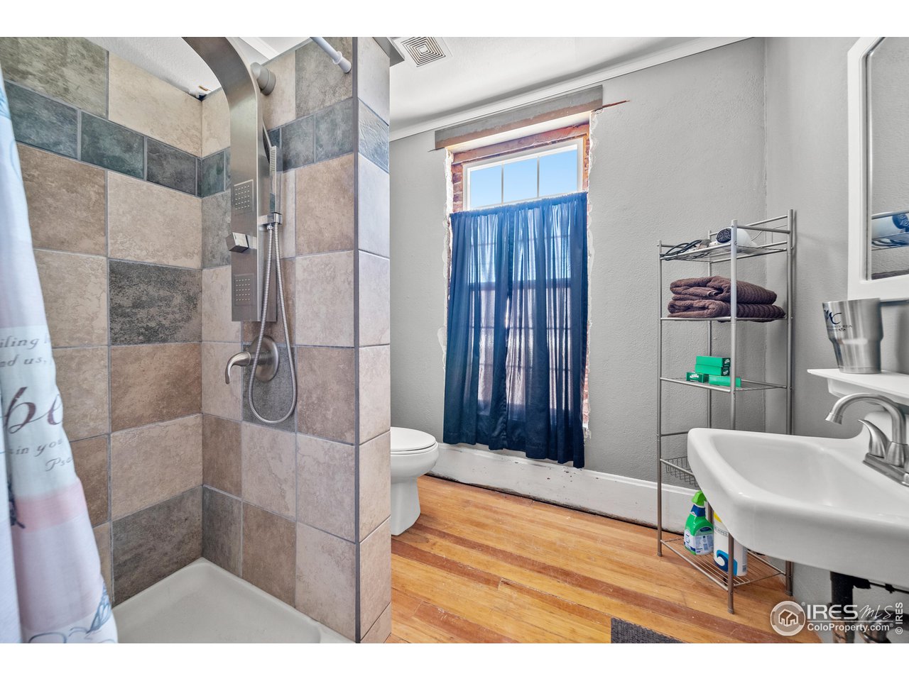 116 W Railroad Ave