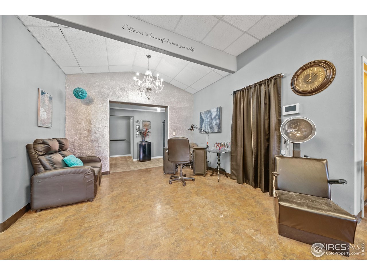 116 W Railroad Ave