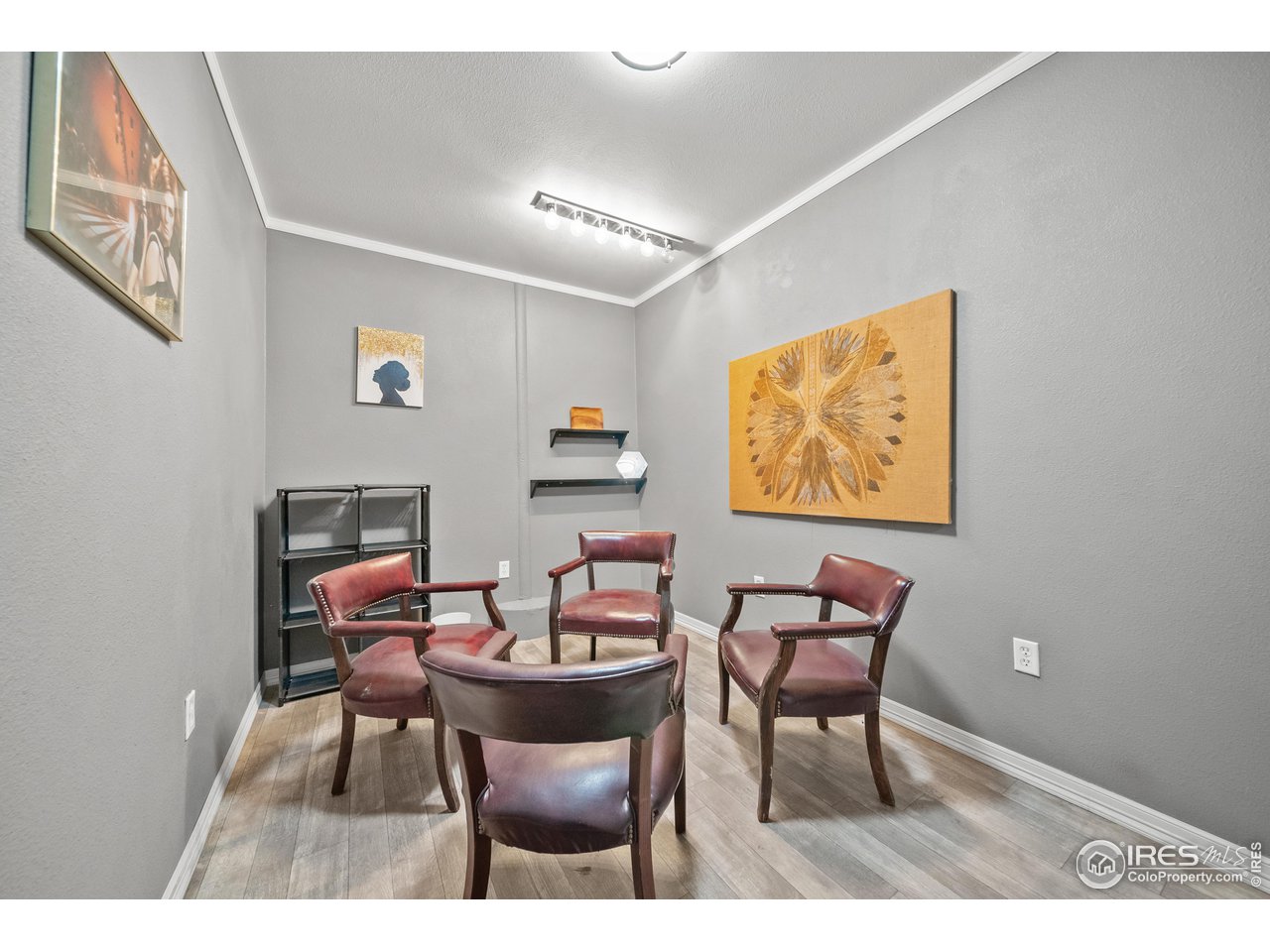 116 W Railroad Ave
