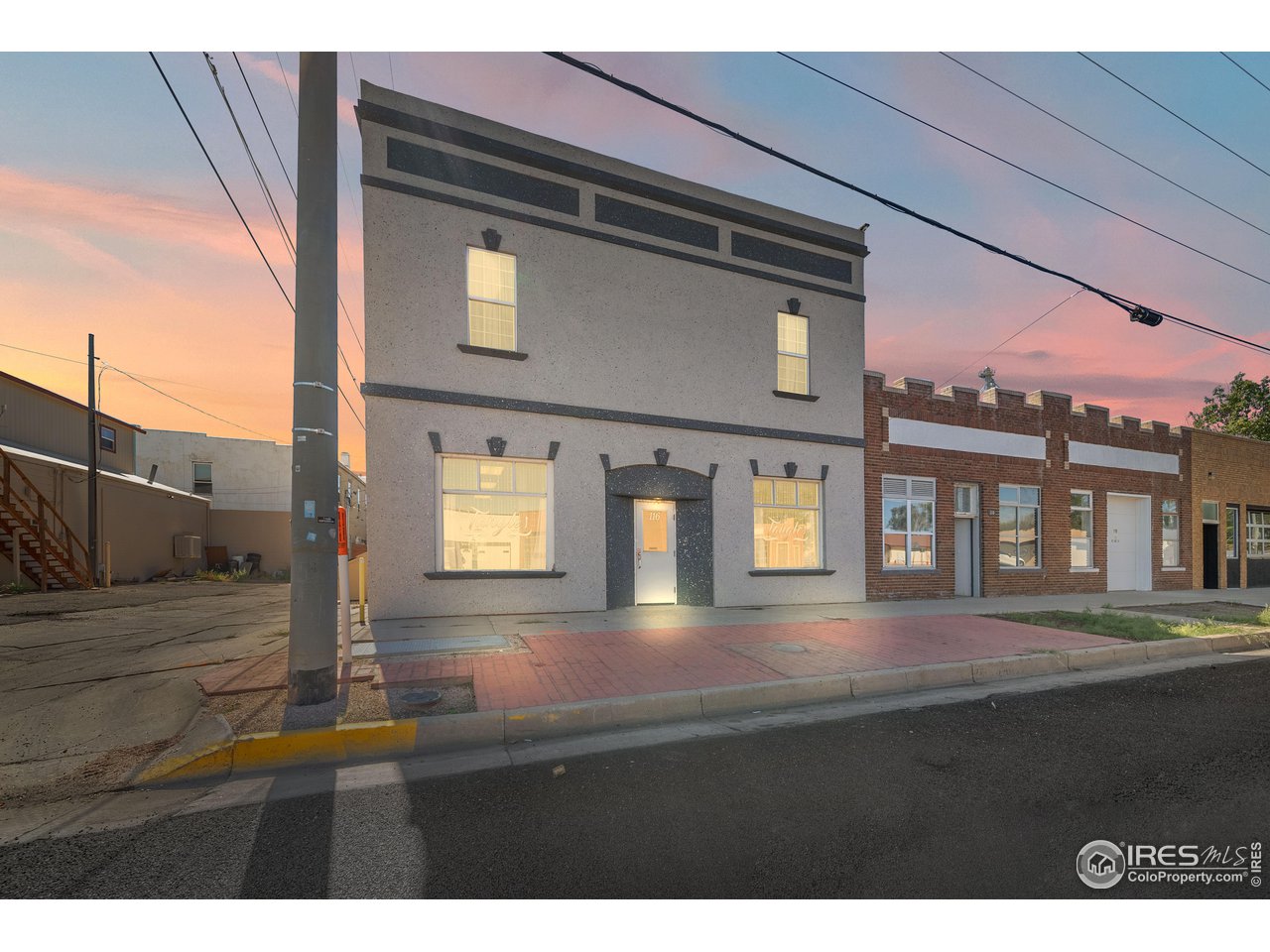 116 W Railroad Ave