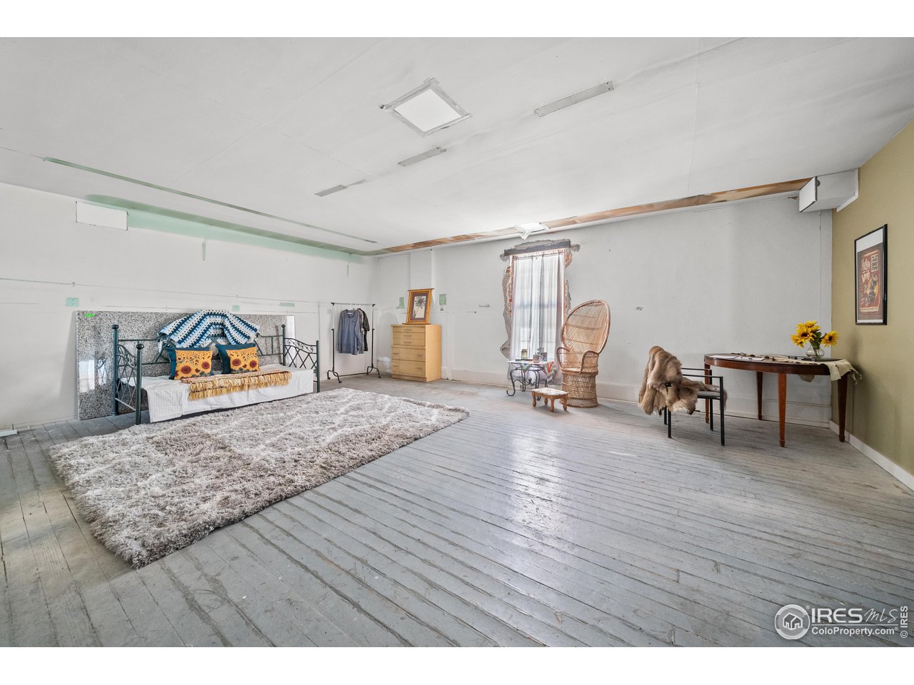 116 W Railroad Ave