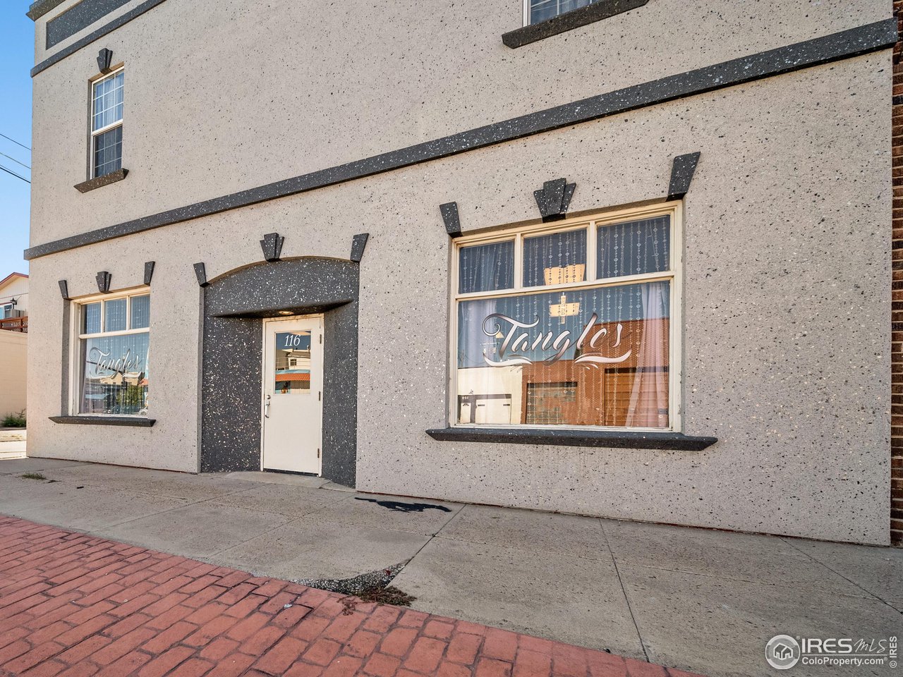 116 W Railroad Ave