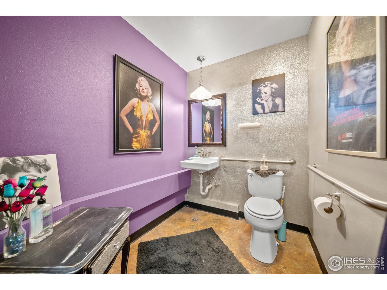 116 W Railroad Ave