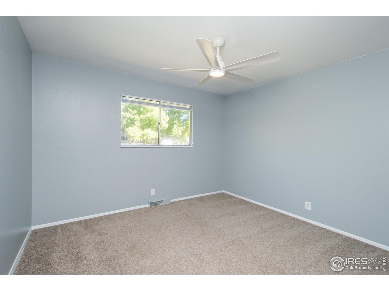 1129 Skyline Dr