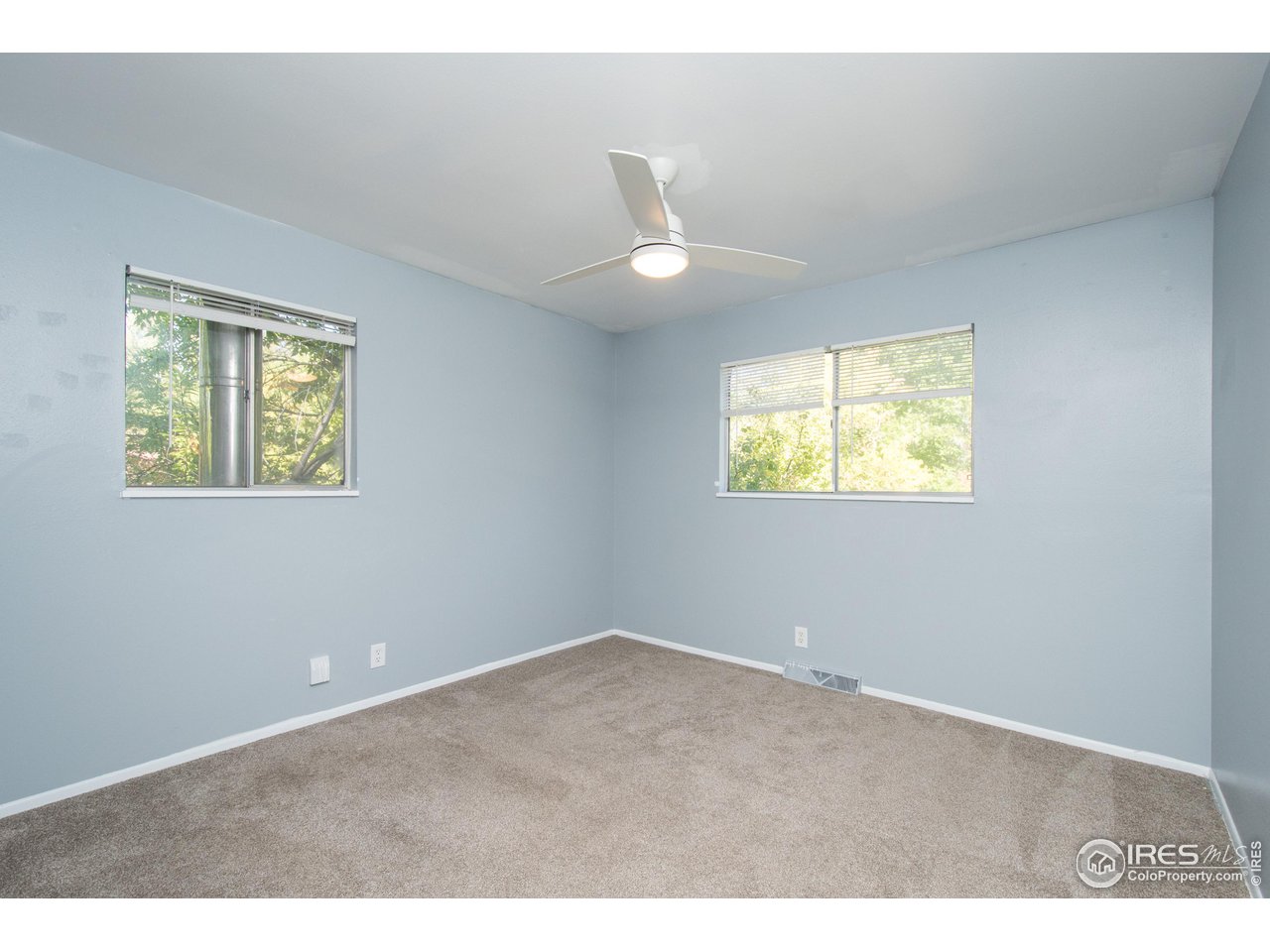 1129 Skyline Dr