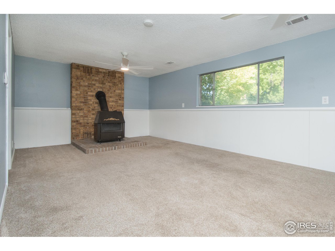 1129 Skyline Dr