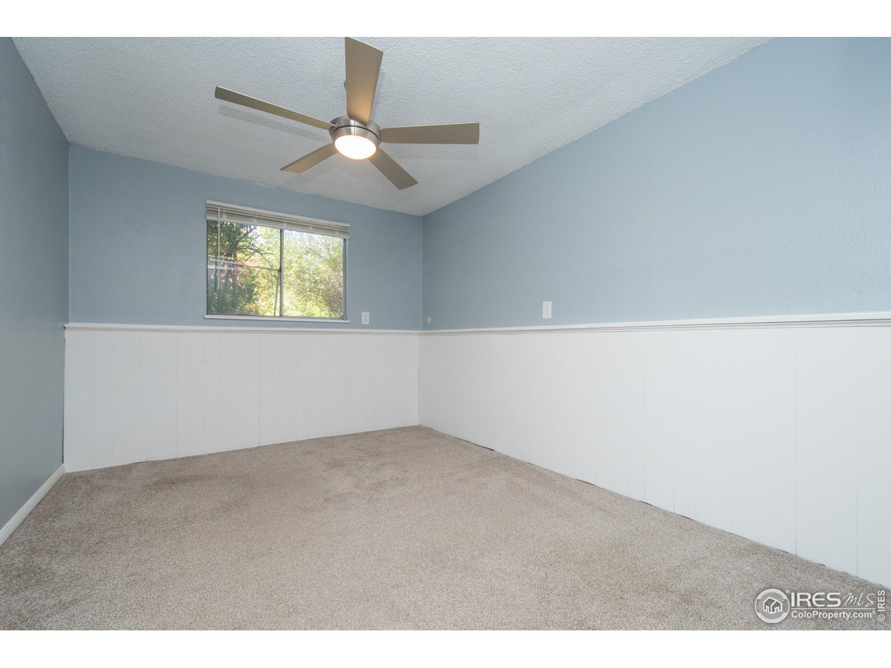 1129 Skyline Dr