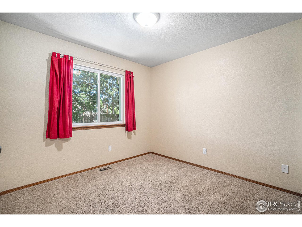 317 N 45th Ave Ct
