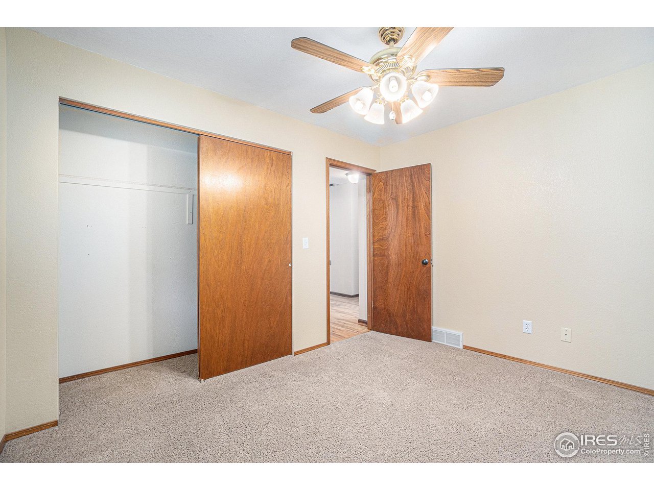 317 N 45th Ave Ct