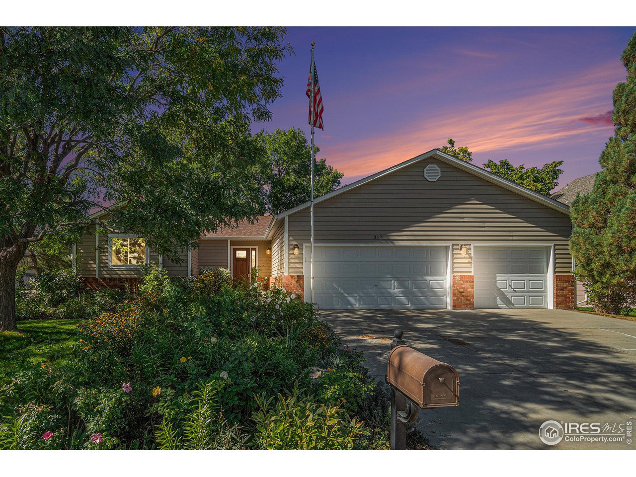 317 N 45th Ave Ct