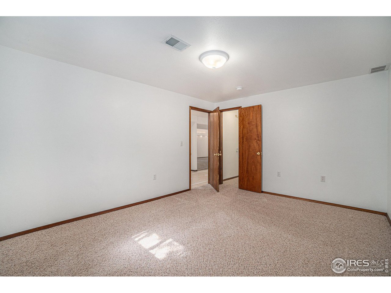 317 N 45th Ave Ct