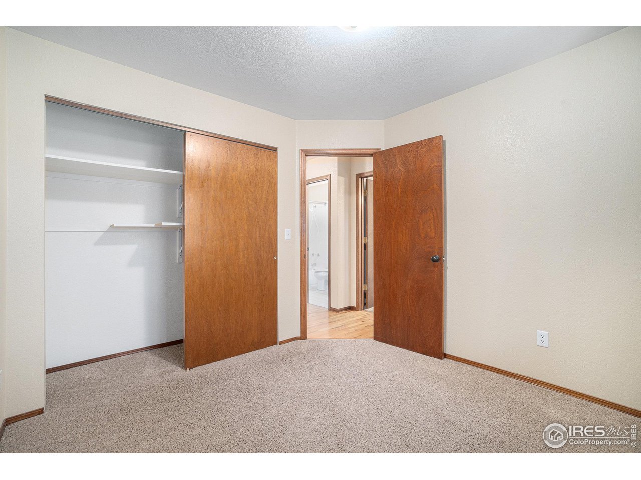 317 N 45th Ave Ct