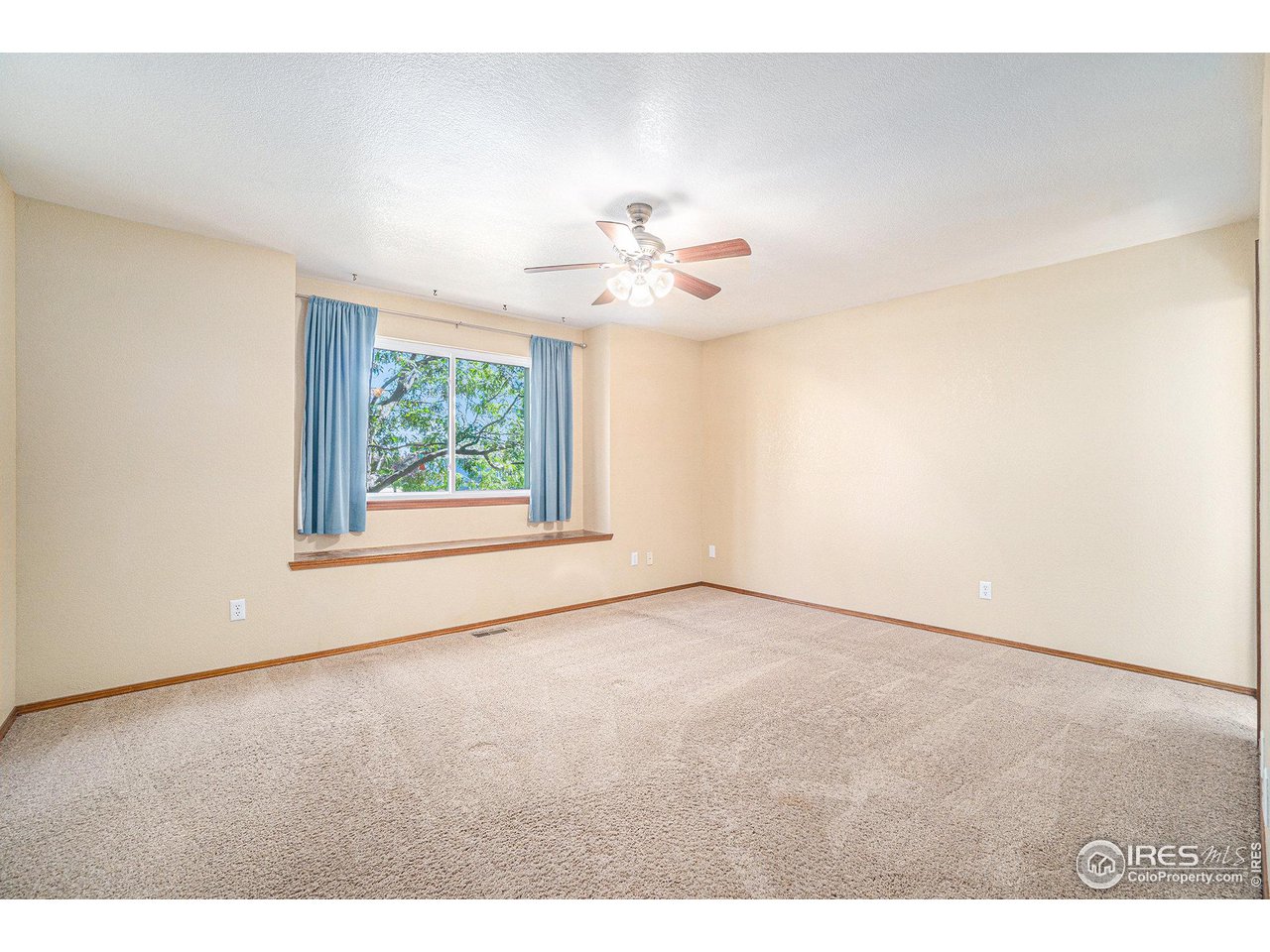 317 N 45th Ave Ct