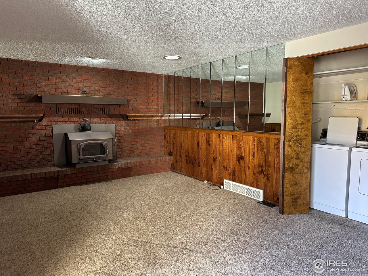5506 Bitterbush Way