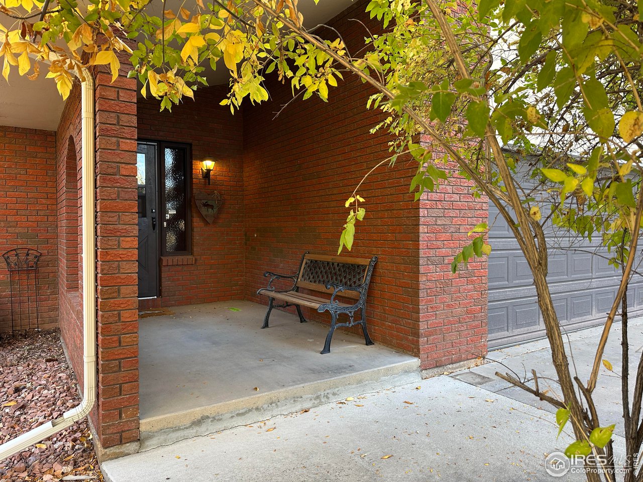 5506 Bitterbush Way