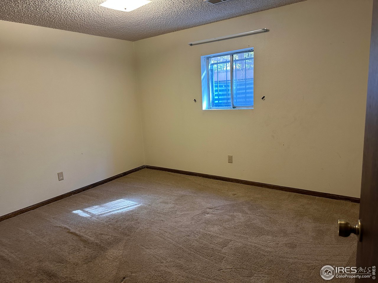 5506 Bitterbush Way