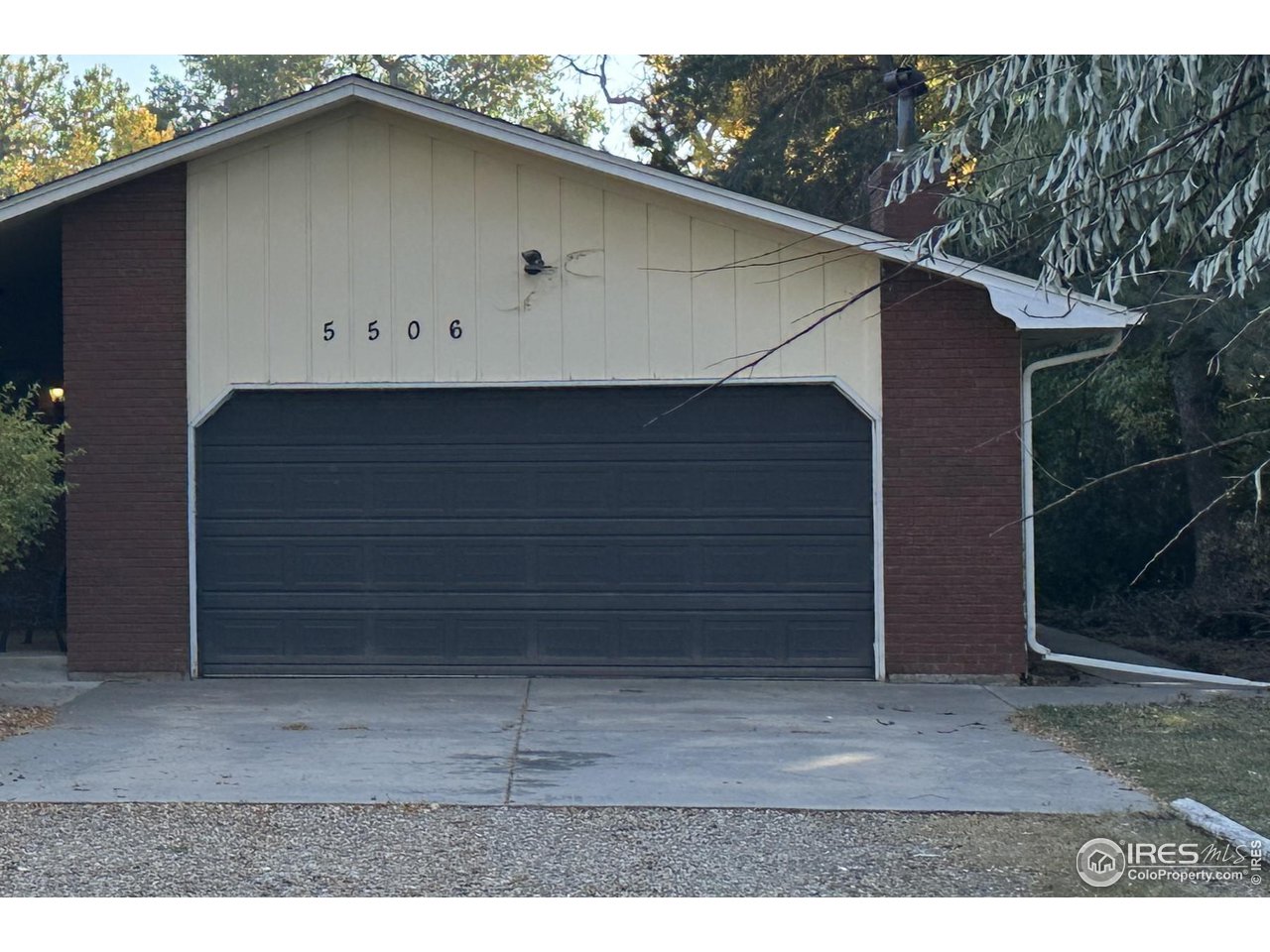 5506 Bitterbush Way