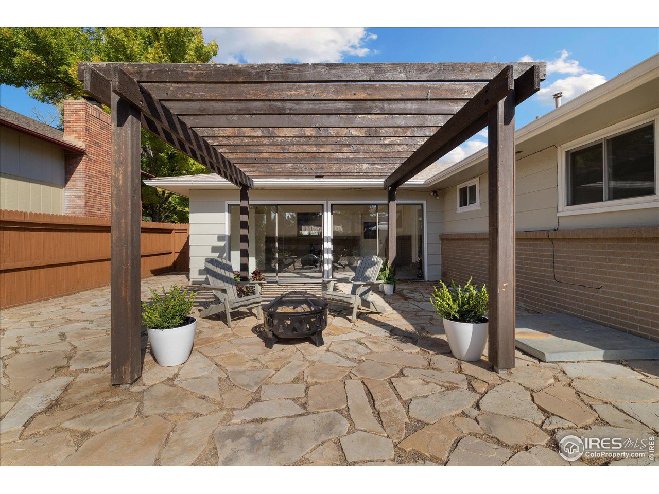 907 Bragg Pl