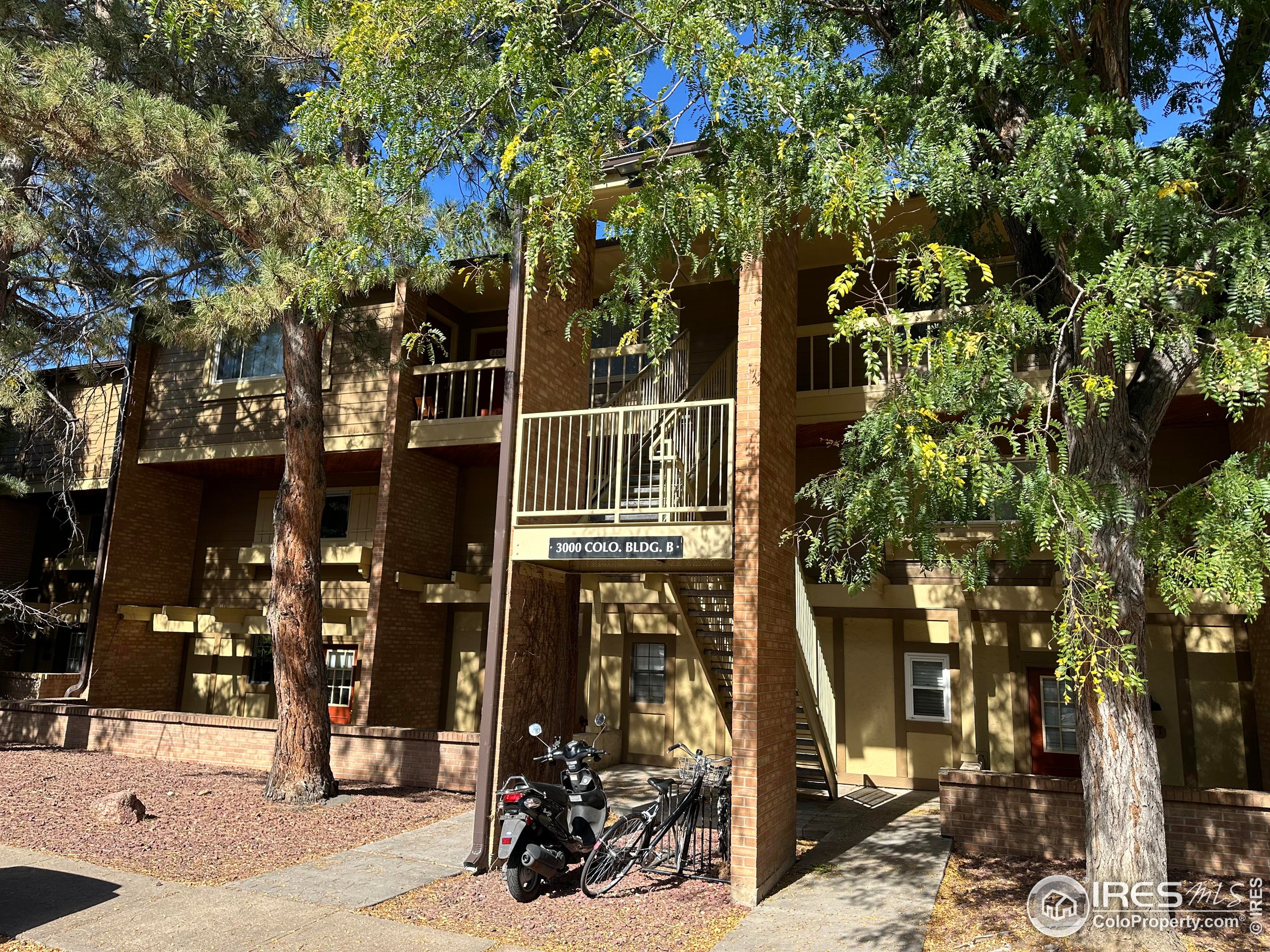 3000 Colorado Ave B-105