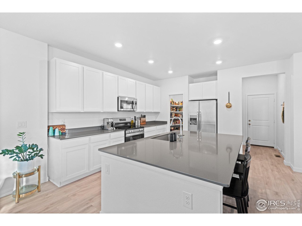 660 Eldorado Dr