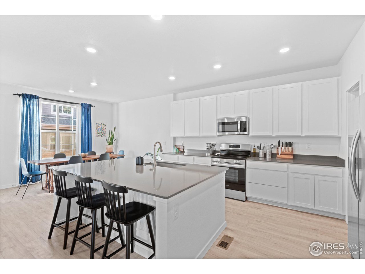660 Eldorado Dr