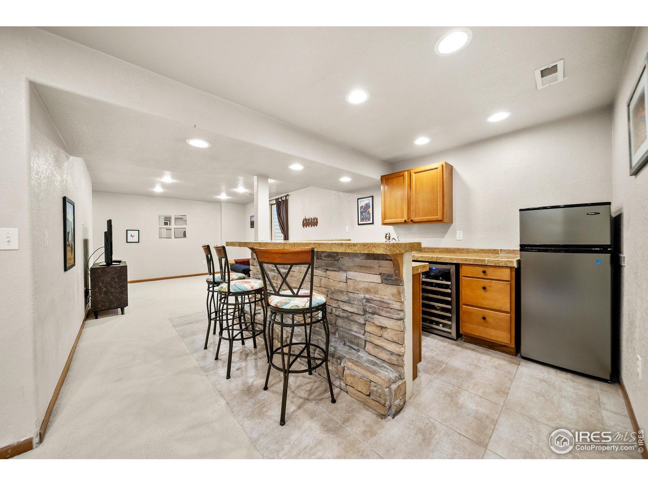 65 Bachar Dr