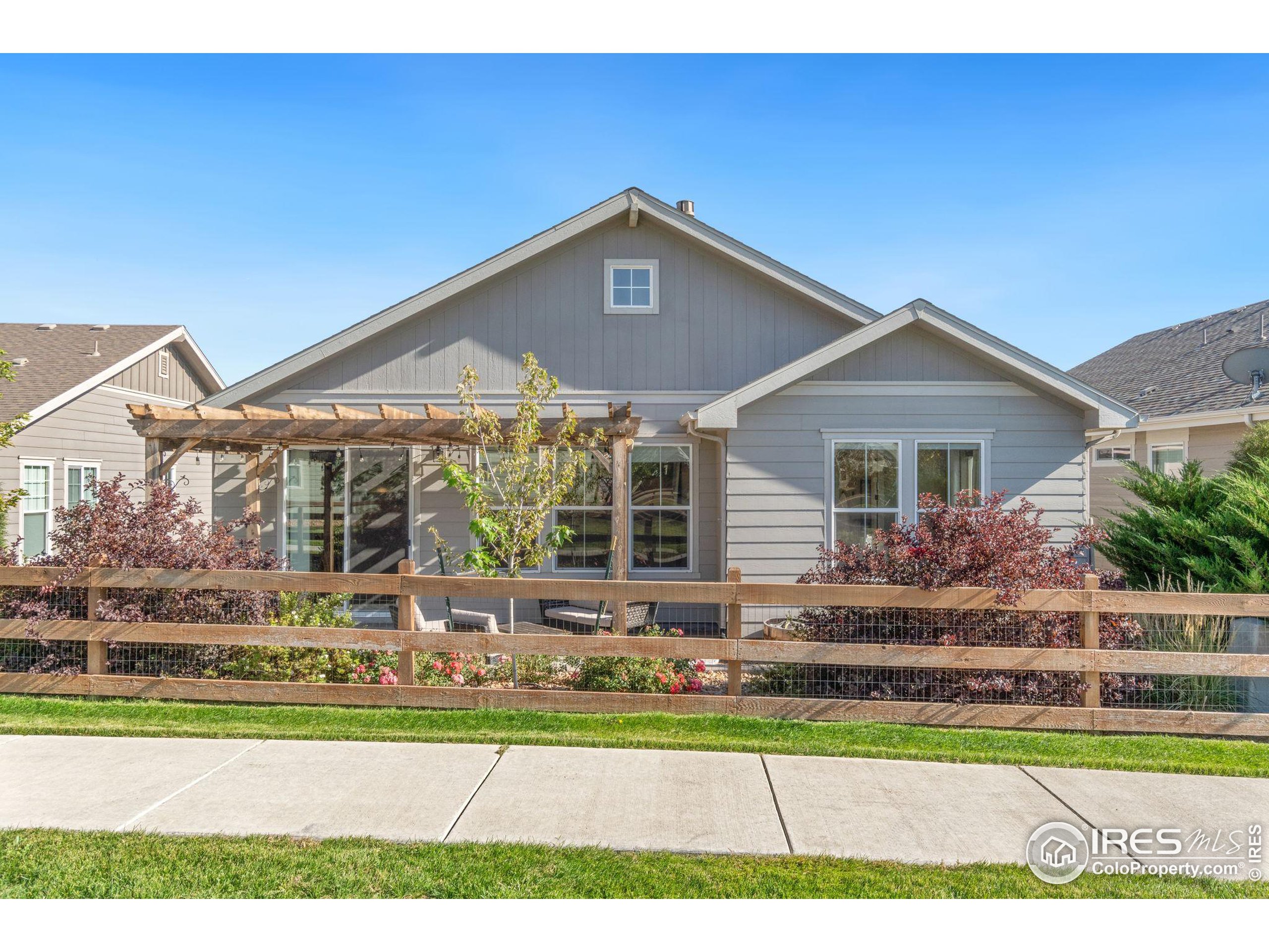 15841 Josephine Cir W