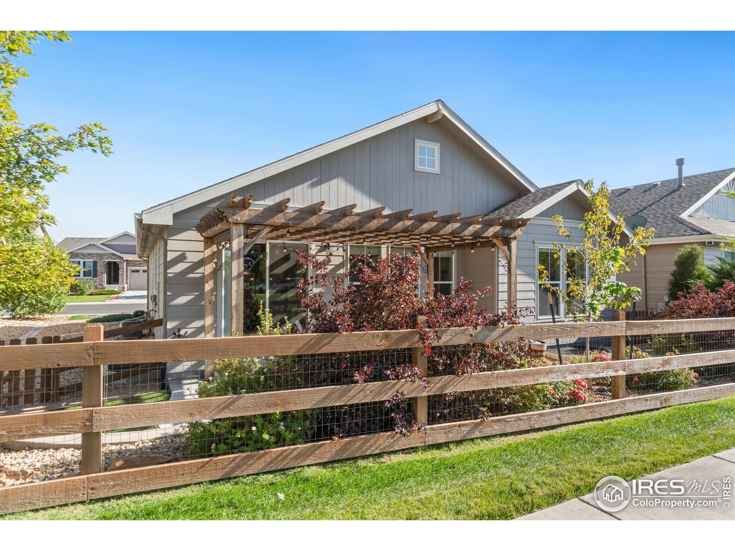 15841 Josephine Cir W