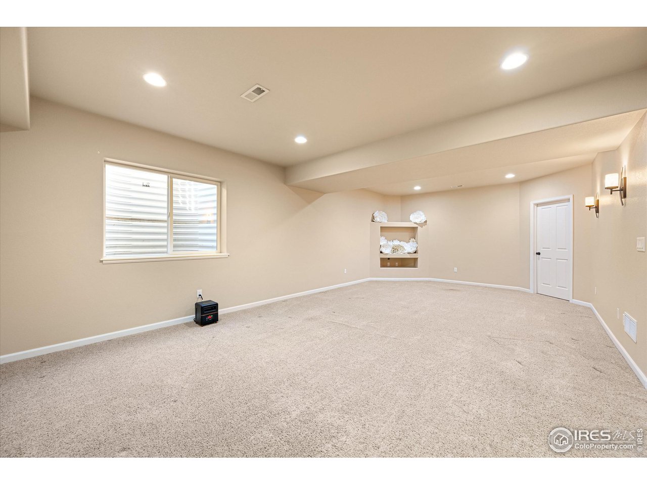 209 Oak St