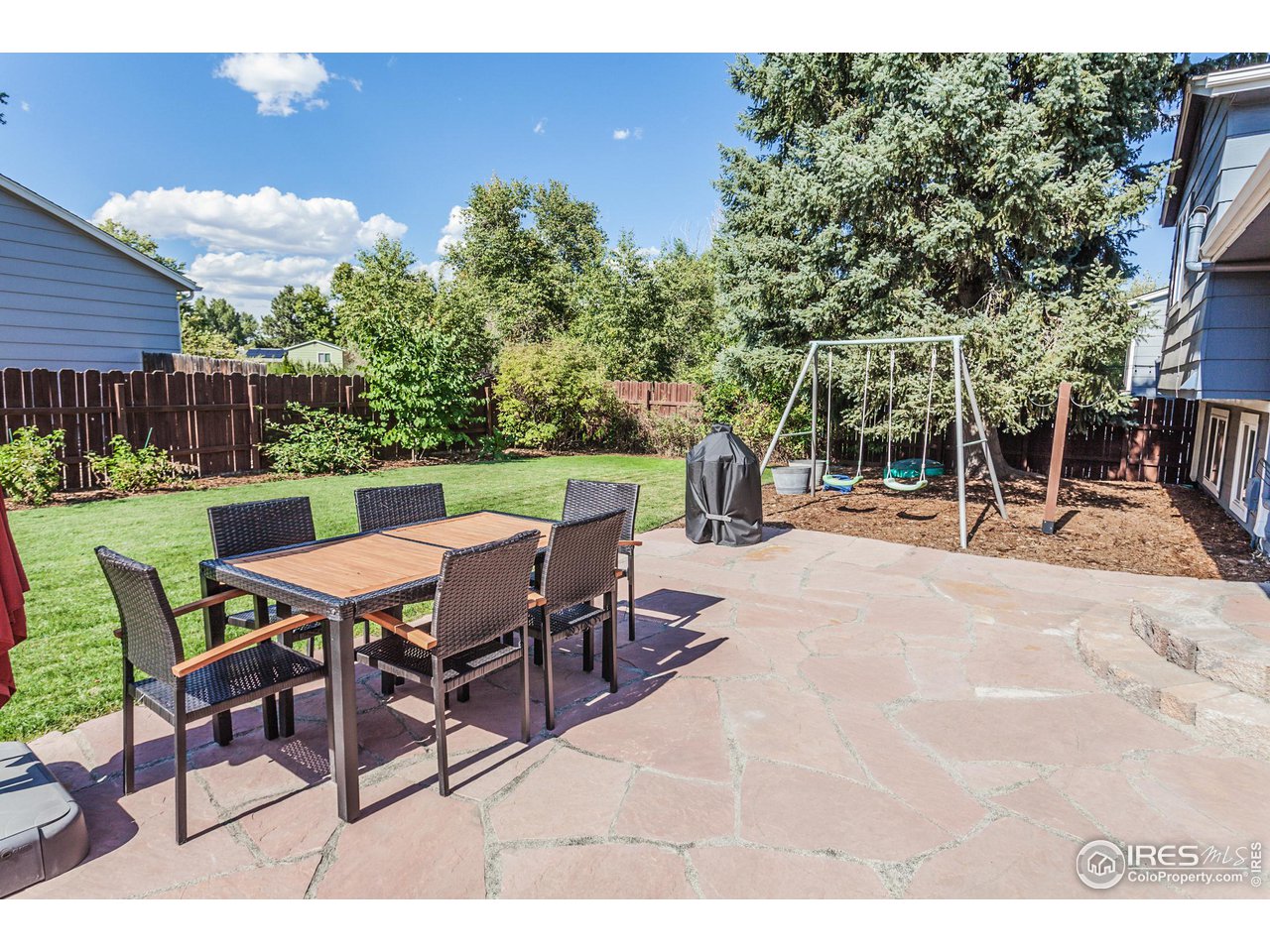 4413 Warbler Dr