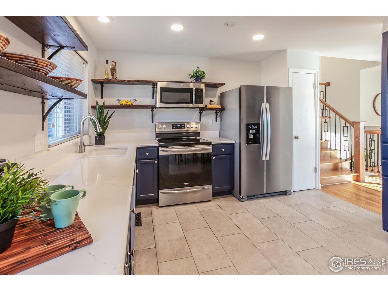 4413 Warbler Dr