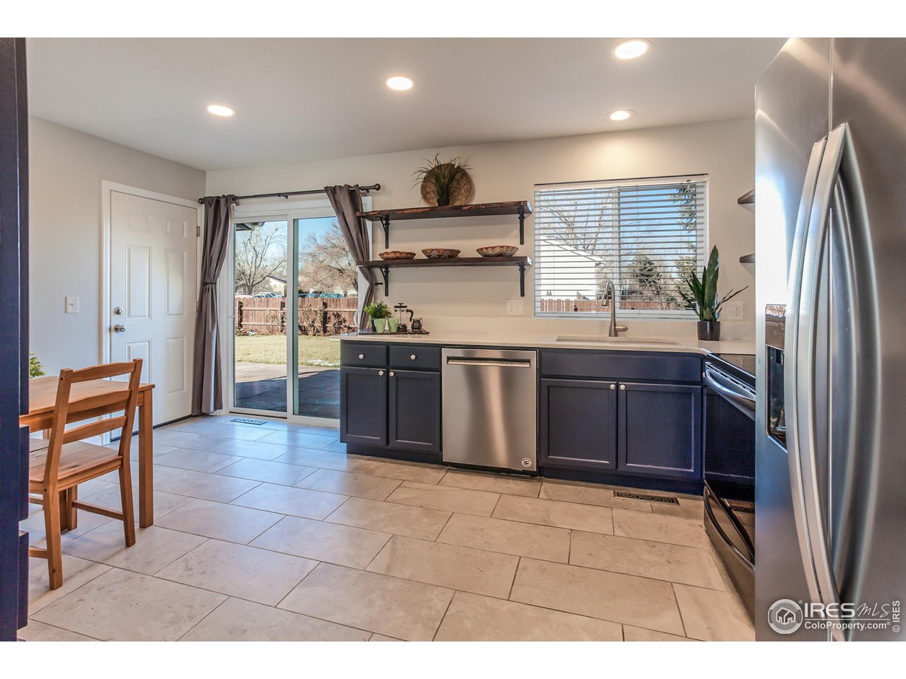 4413 Warbler Dr