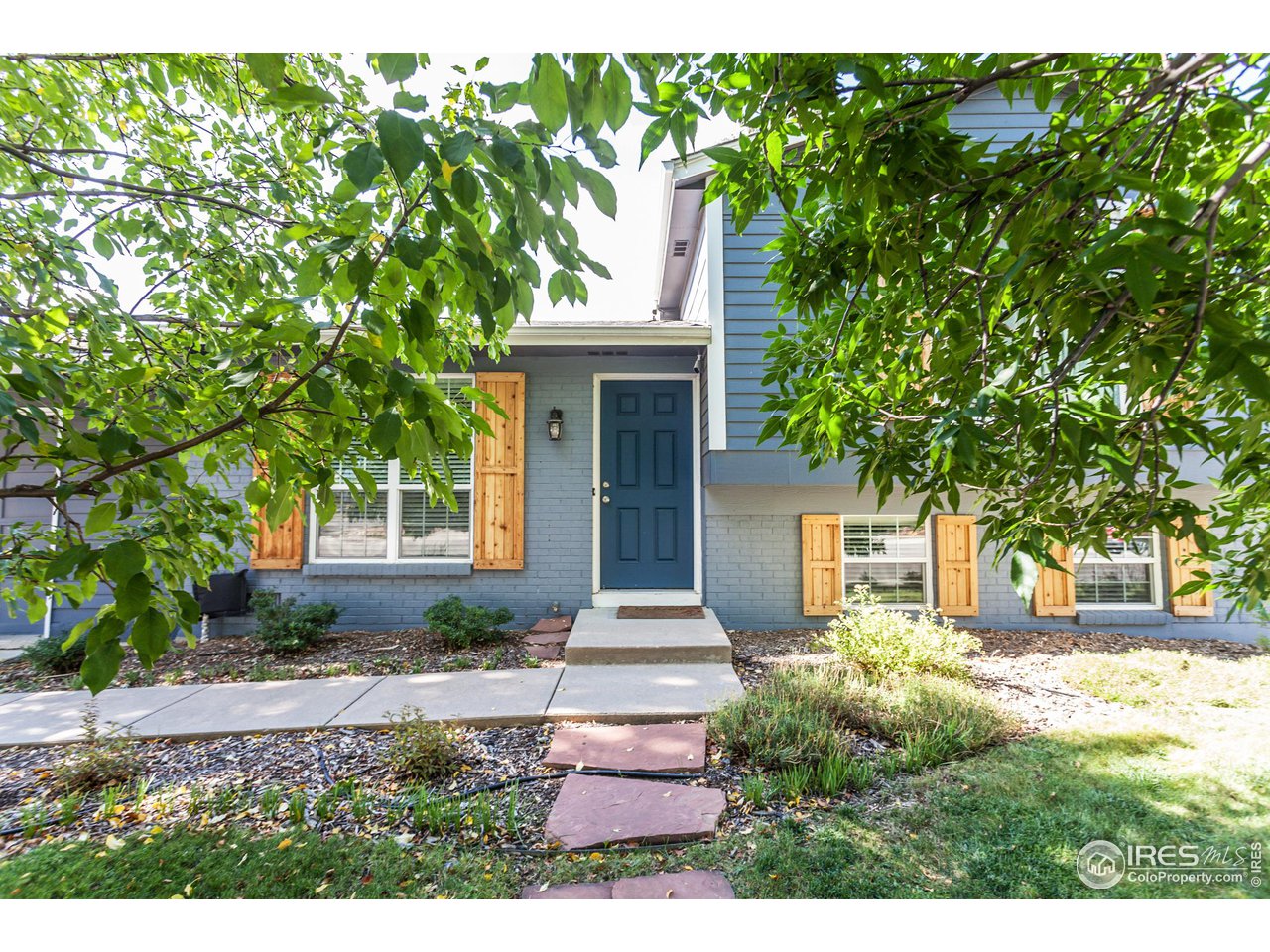 4413 Warbler Dr
