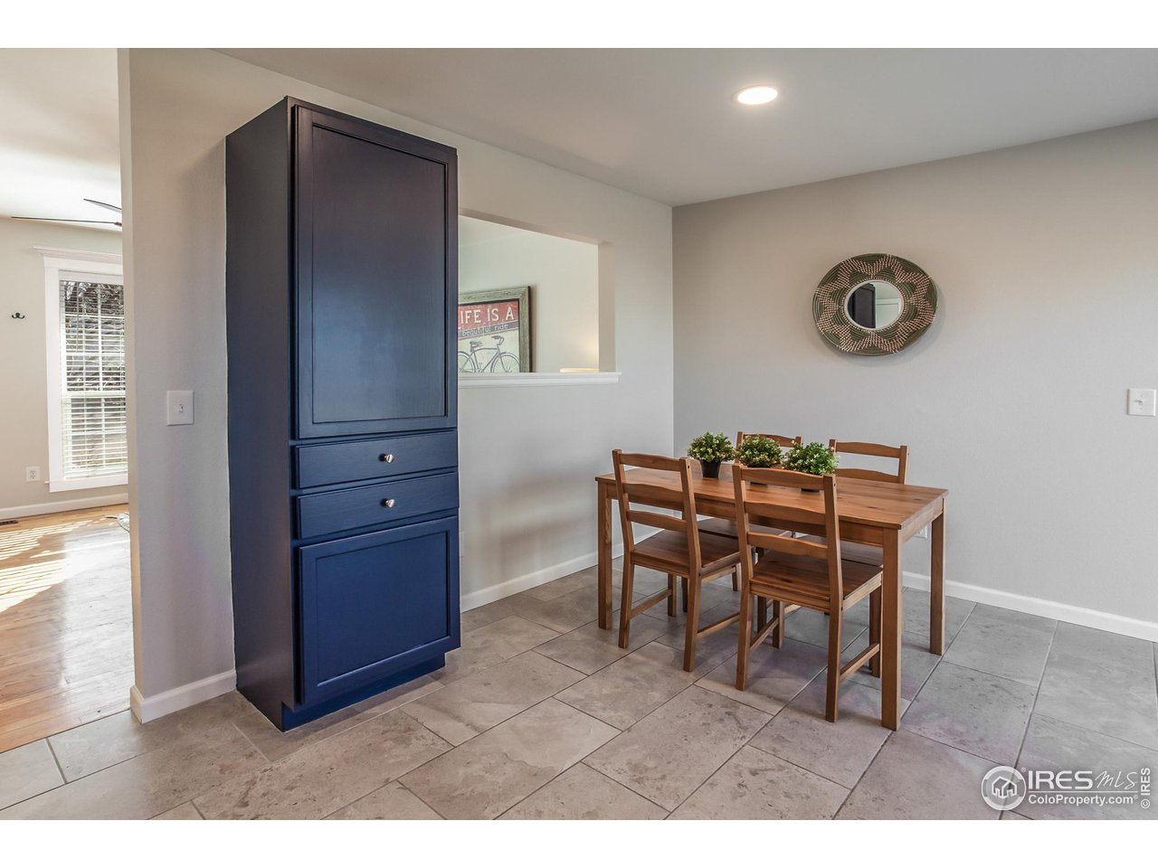 4413 Warbler Dr