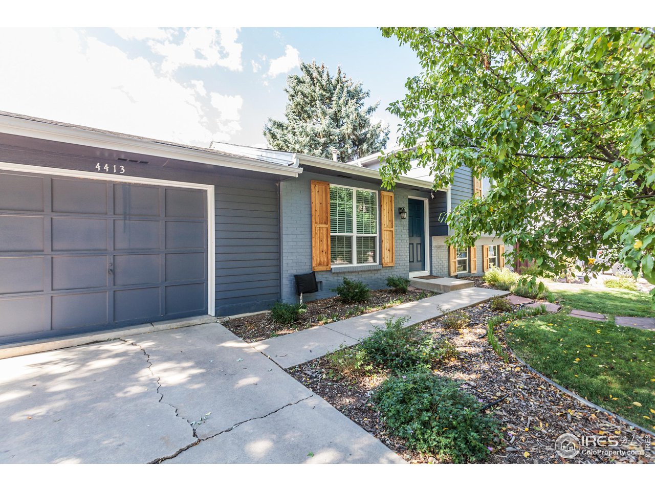 4413 Warbler Dr