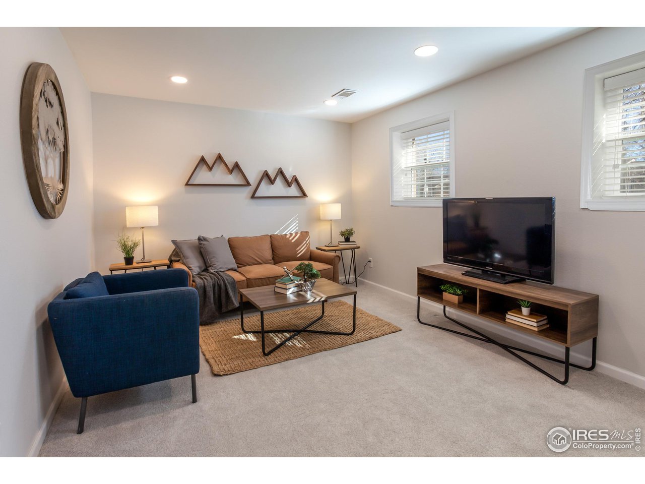 4413 Warbler Dr